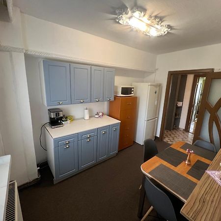 Downtown Apartment Крайова Экстерьер фото