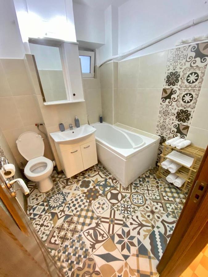 Downtown Apartment Крайова Экстерьер фото