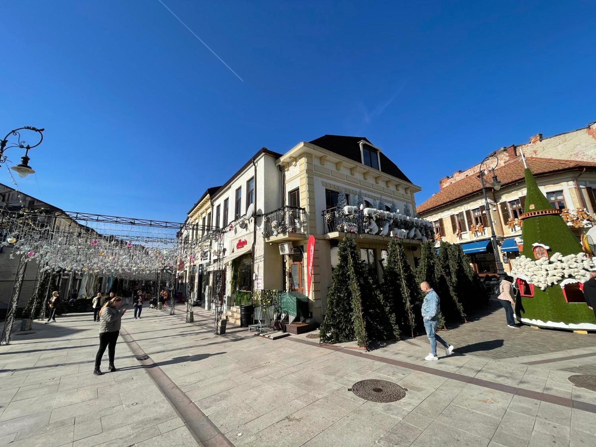 Downtown Apartment Крайова Экстерьер фото